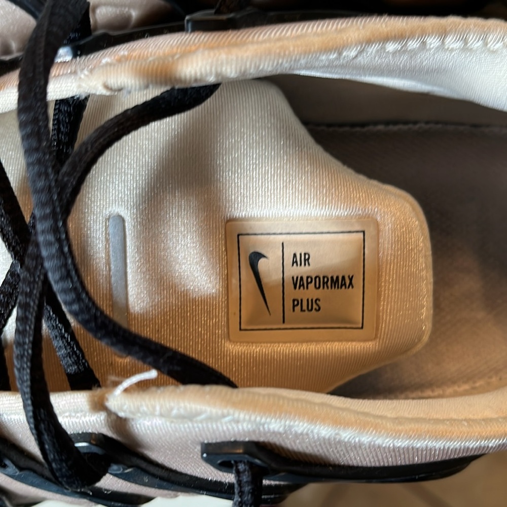 Vapormax plus - Picture 2 of 4